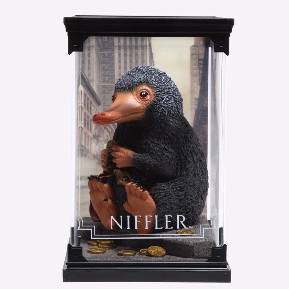The Noble Collection Fantastic Beasts Niffler Magical Creature No 1 Figure Case